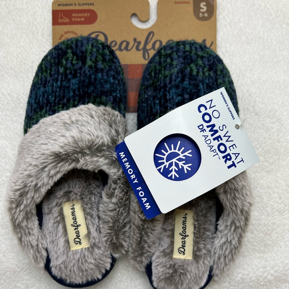 women's flip flops for the cold are memory foam they are new